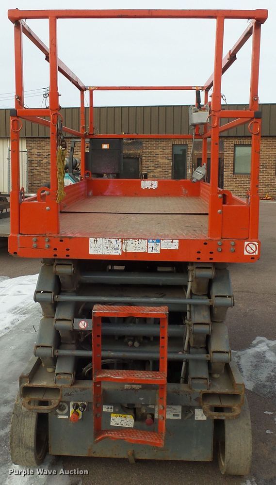 image for item EF9575 Skyjack SJIII 4632 scissor lift