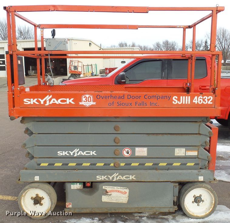 image for item EF9575 Skyjack SJIII 4632 scissor lift