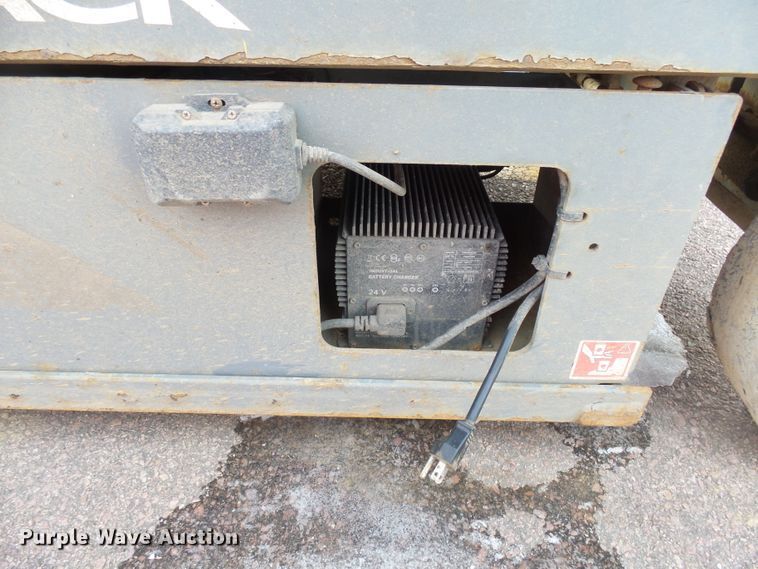 image for item EF9575 Skyjack SJIII 4632 scissor lift