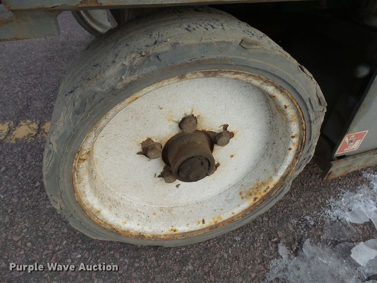 image for item EF9575 Skyjack SJIII 4632 scissor lift