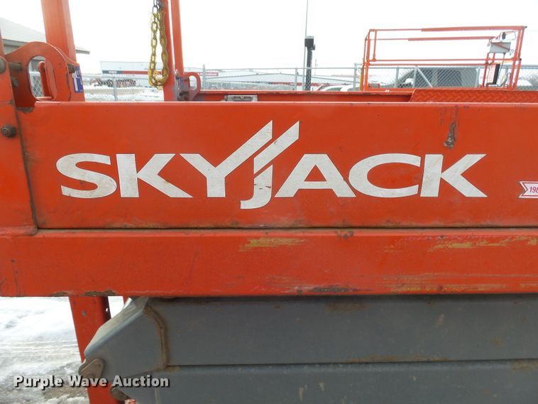 image for item EF9575 Skyjack SJIII 4632 scissor lift