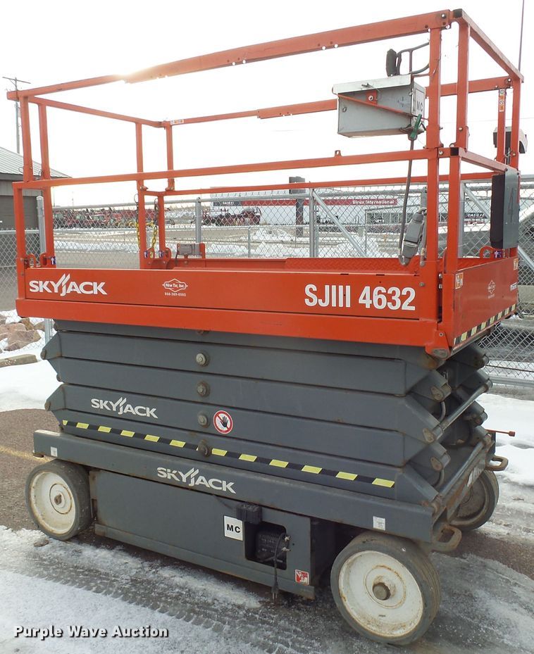 image for item EF9576 2018 Skyjack SJIII 4632 scissor lift