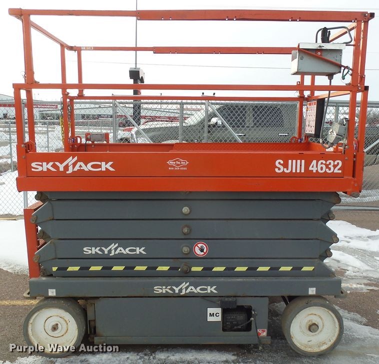 image for item EF9576 2018 Skyjack SJIII 4632 scissor lift