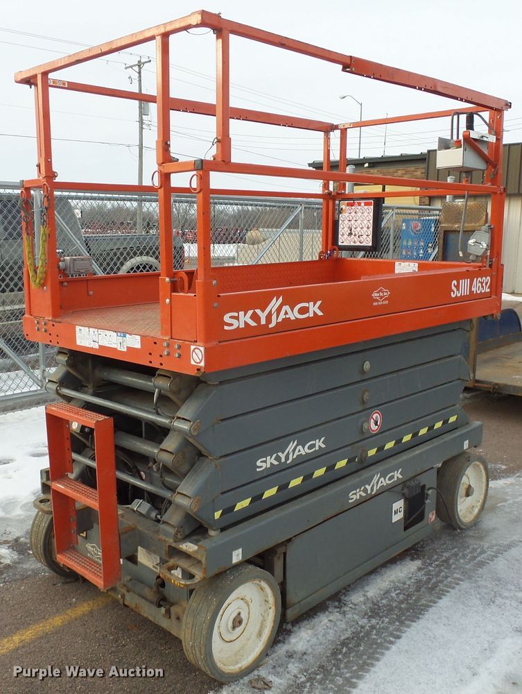 image for item EF9576 2018 Skyjack SJIII 4632 scissor lift