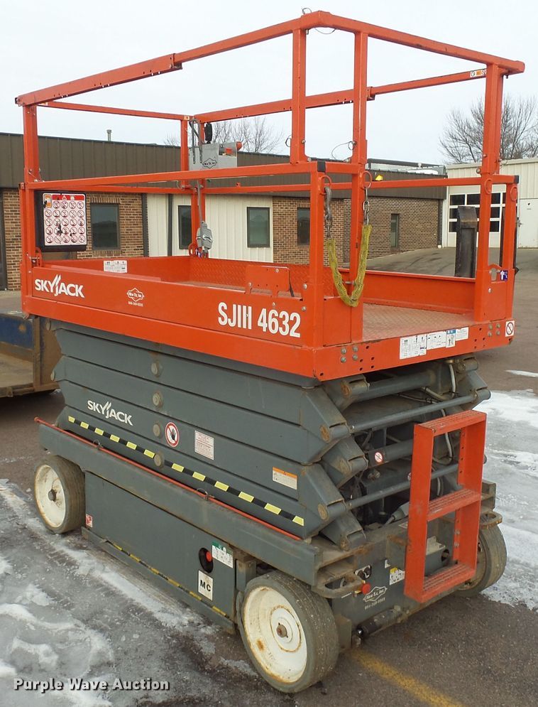 image for item EF9576 2018 Skyjack SJIII 4632 scissor lift