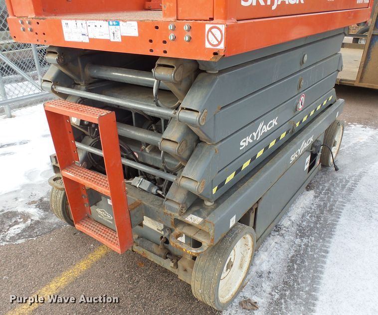 image for item EF9576 2018 Skyjack SJIII 4632 scissor lift