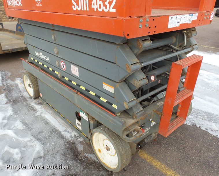 image for item EF9576 2018 Skyjack SJIII 4632 scissor lift