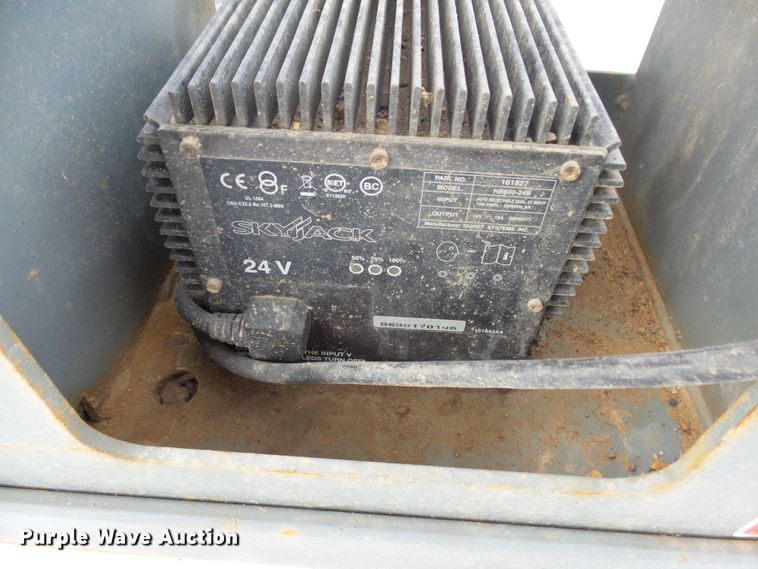 image for item EF9576 2018 Skyjack SJIII 4632 scissor lift