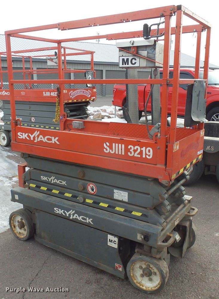 image for item EF9579 2016 Skyjack SJIII 3219 scissor lift