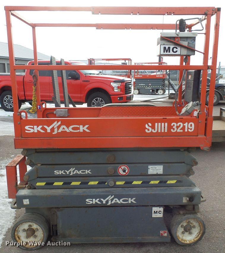 image for item EF9579 2016 Skyjack SJIII 3219 scissor lift
