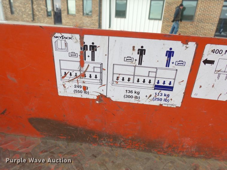 image for item EF9579 2016 Skyjack SJIII 3219 scissor lift