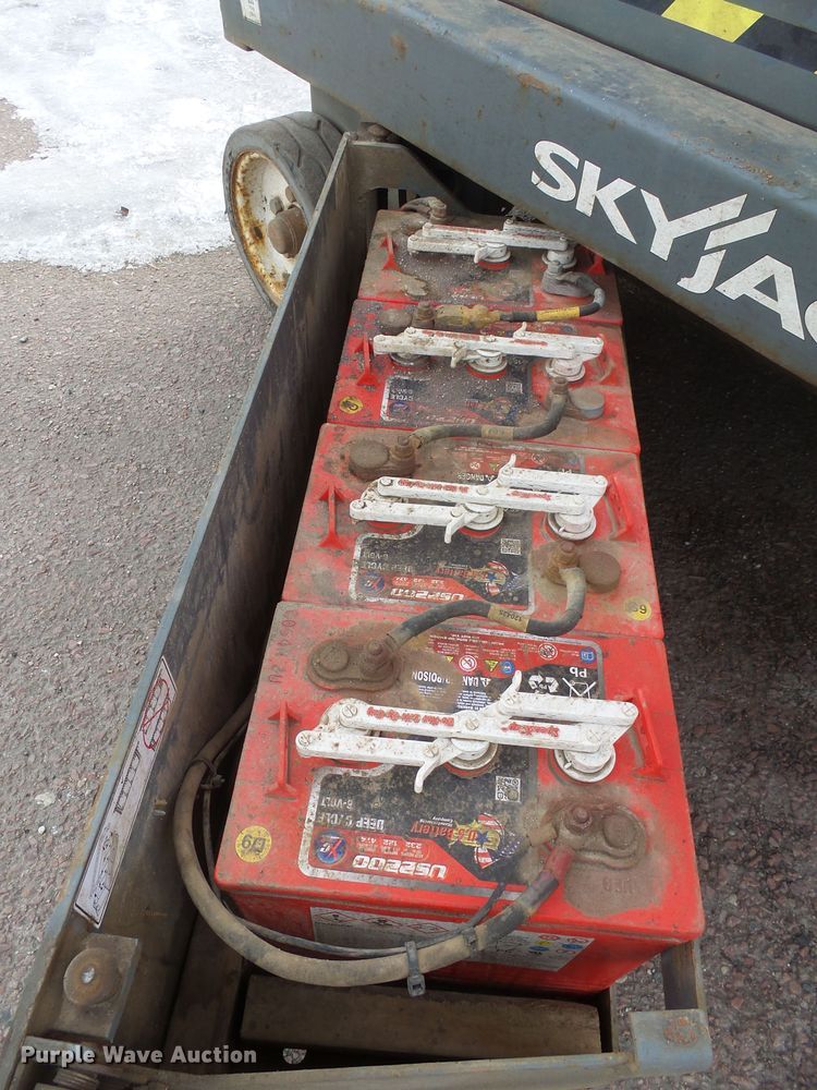 image for item EF9579 2016 Skyjack SJIII 3219 scissor lift