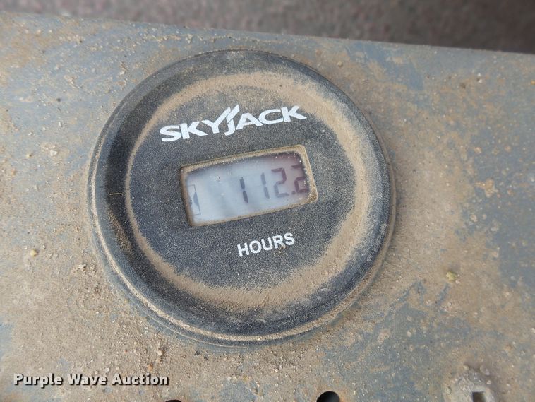 image for item EF9579 2016 Skyjack SJIII 3219 scissor lift