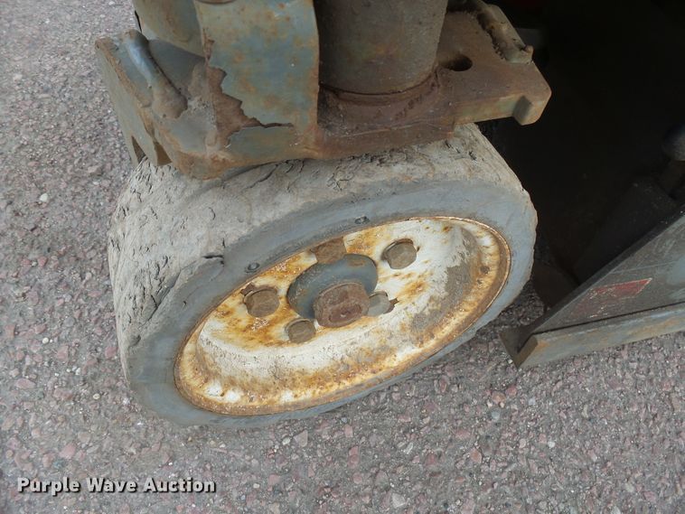 image for item EF9579 2016 Skyjack SJIII 3219 scissor lift