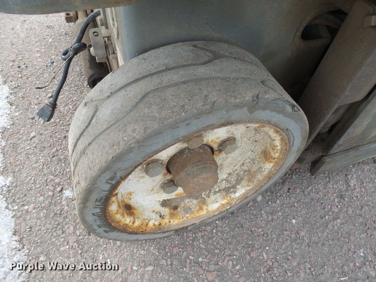 image for item EF9579 2016 Skyjack SJIII 3219 scissor lift