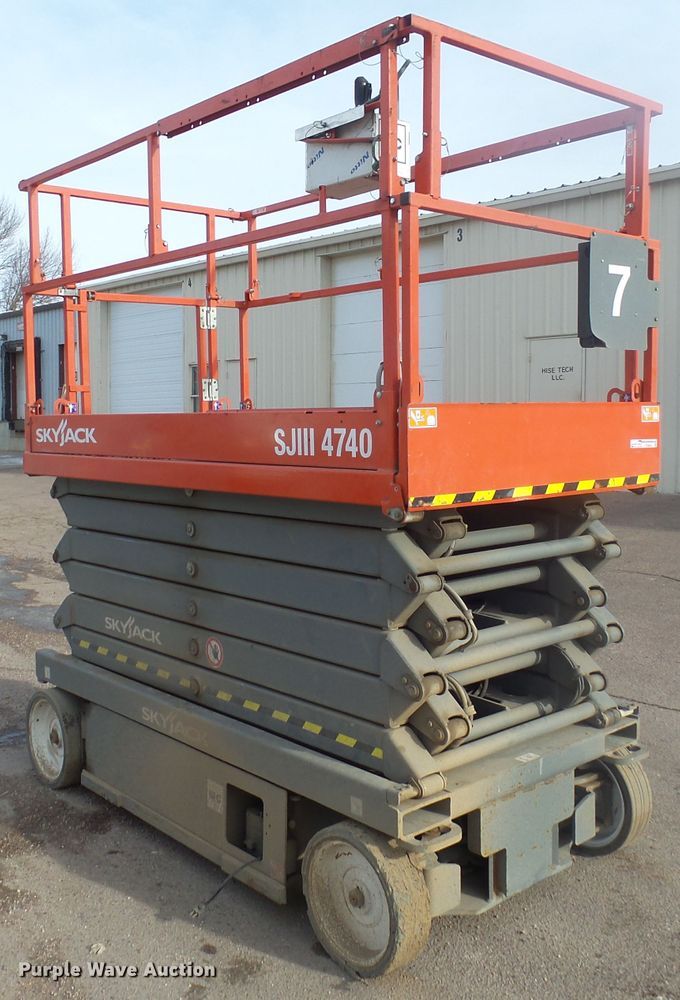 image for item EF9606 2018 Skyjack SJIII 4740 scissor lift