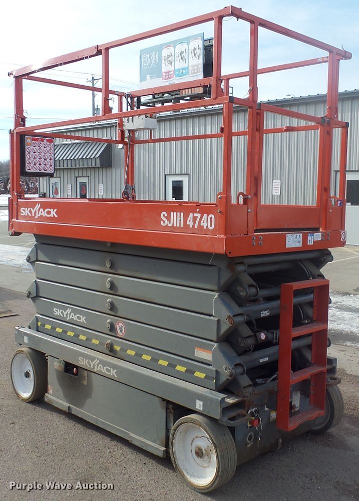 image for item EF9606 2018 Skyjack SJIII 4740 scissor lift