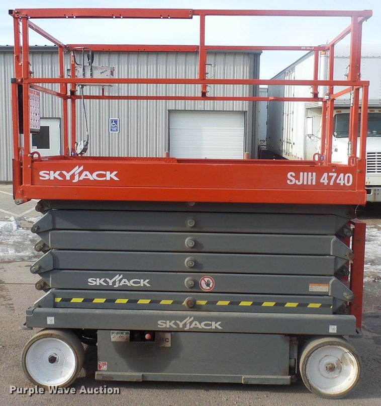image for item EF9606 2018 Skyjack SJIII 4740 scissor lift