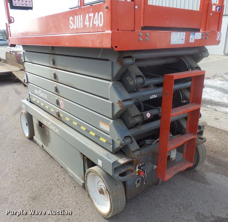 image for item EF9606 2018 Skyjack SJIII 4740 scissor lift