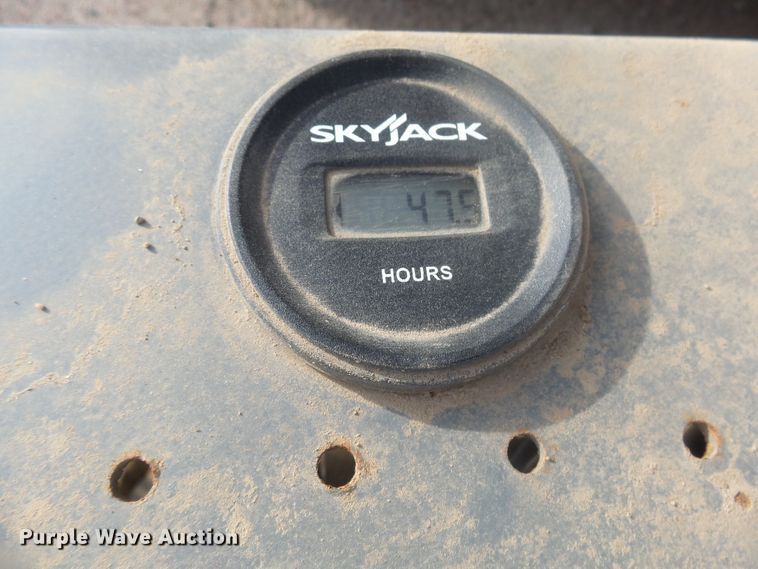 image for item EF9606 2018 Skyjack SJIII 4740 scissor lift