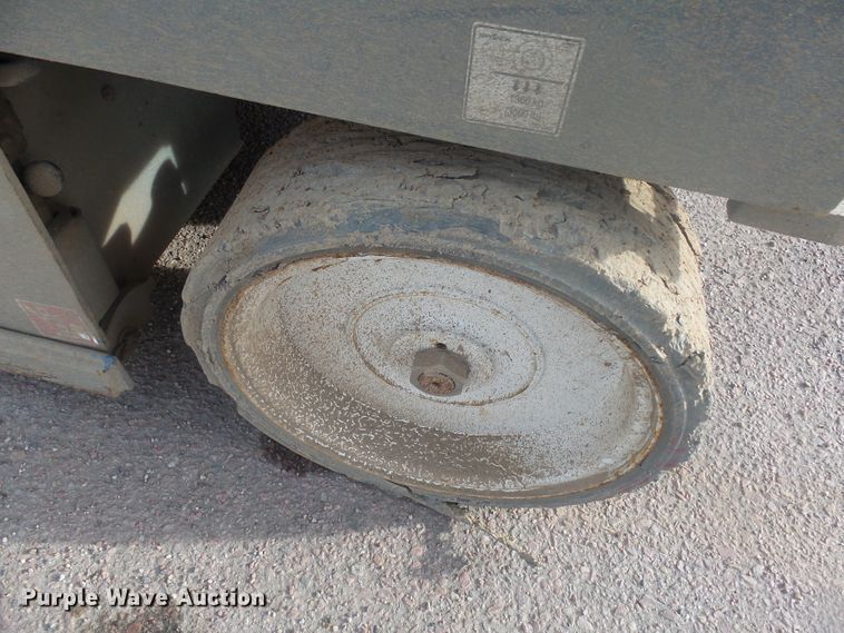 image for item EF9606 2018 Skyjack SJIII 4740 scissor lift