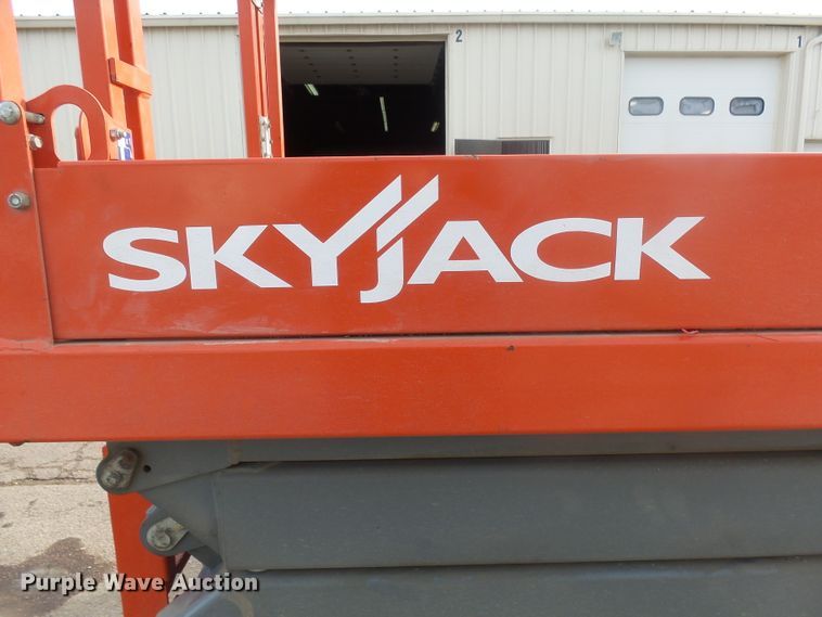 image for item EF9606 2018 Skyjack SJIII 4740 scissor lift