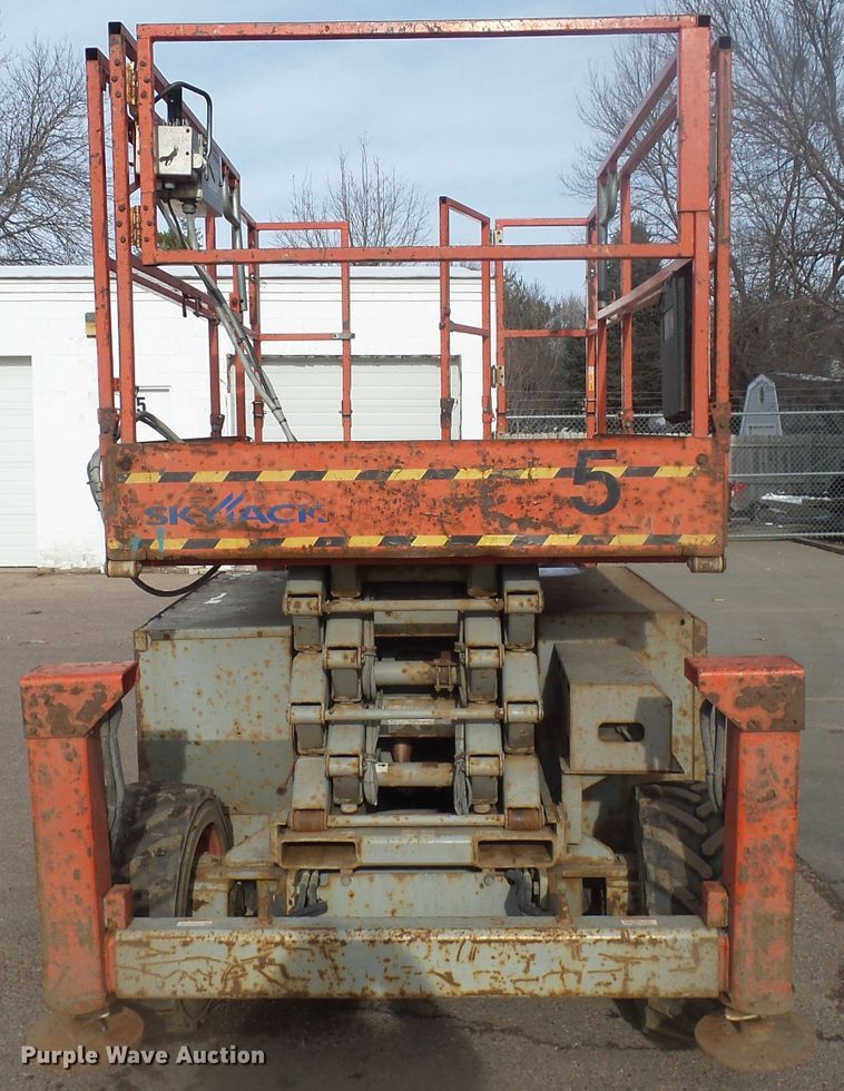 image for item EF9608 Skyjack SJ6826RT scissor lift