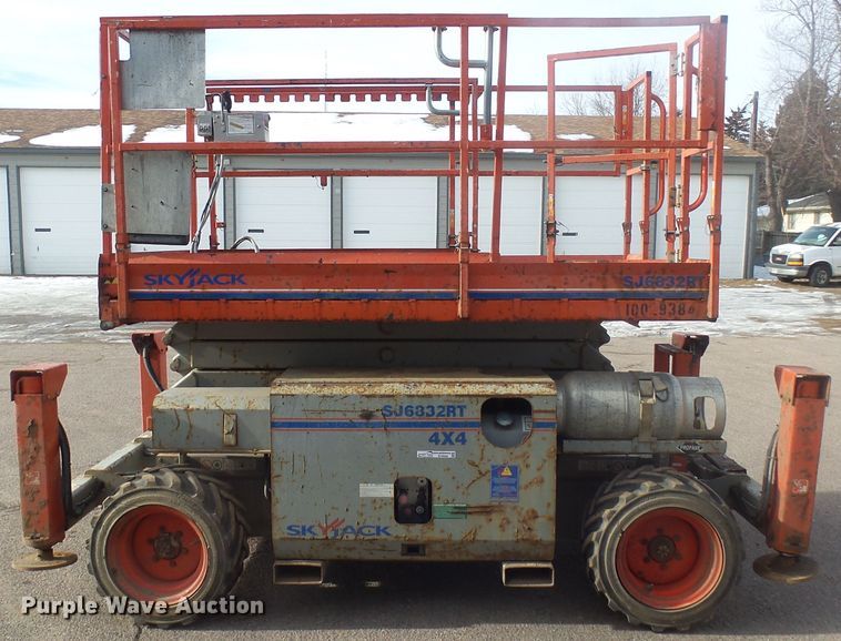 image for item EF9608 Skyjack SJ6826RT scissor lift