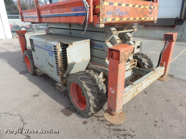 image for item EF9608 Skyjack SJ6826RT scissor lift