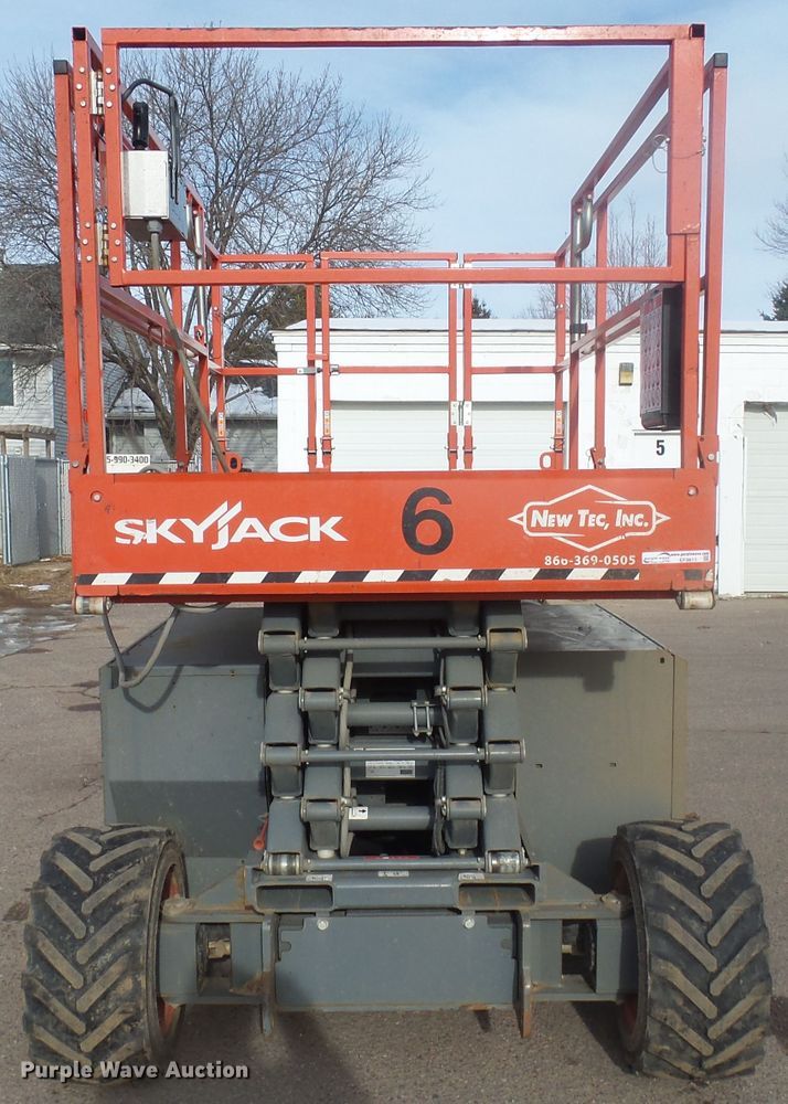 image for item EF9611 2018 Skyjack SJ6832RT scissor lift