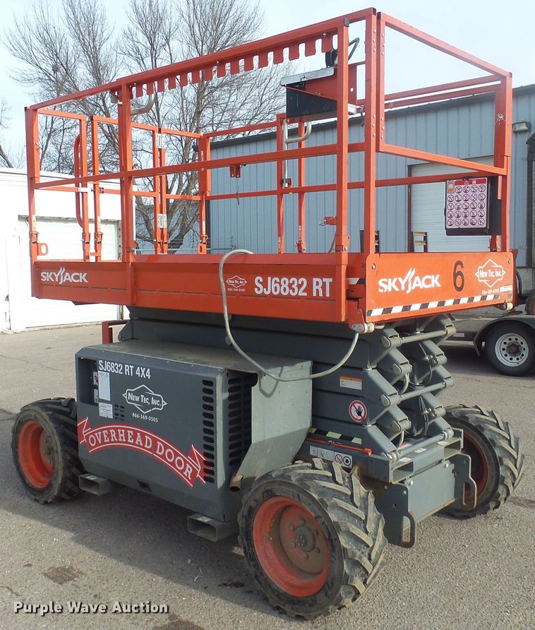 image for item EF9611 2018 Skyjack SJ6832RT scissor lift