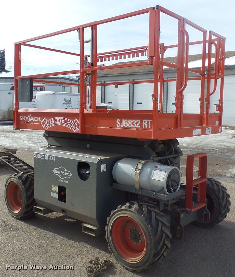 image for item EF9611 2018 Skyjack SJ6832RT scissor lift
