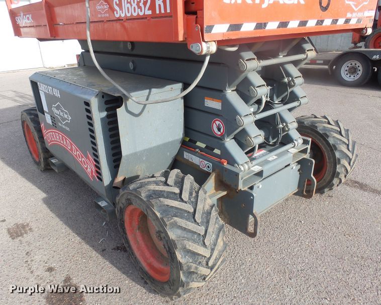 image for item EF9611 2018 Skyjack SJ6832RT scissor lift