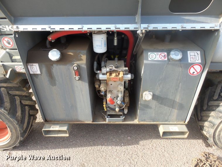 image for item EF9611 2018 Skyjack SJ6832RT scissor lift