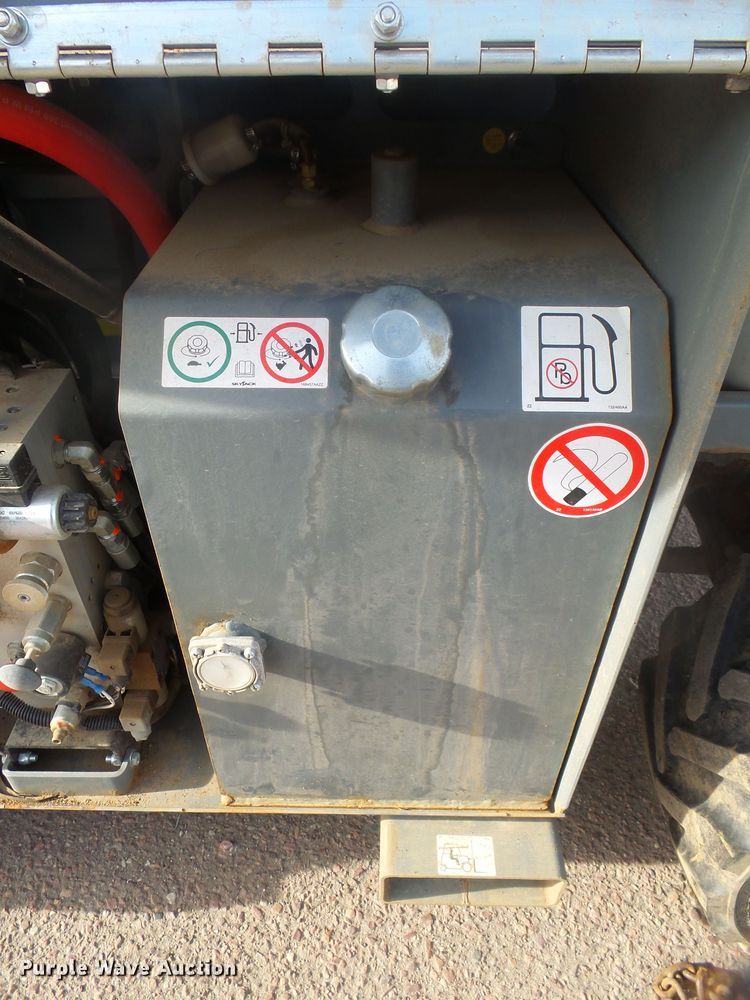 image for item EF9611 2018 Skyjack SJ6832RT scissor lift