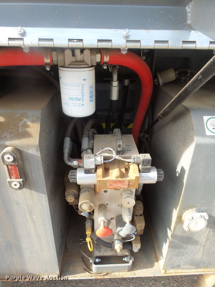 image for item EF9611 2018 Skyjack SJ6832RT scissor lift