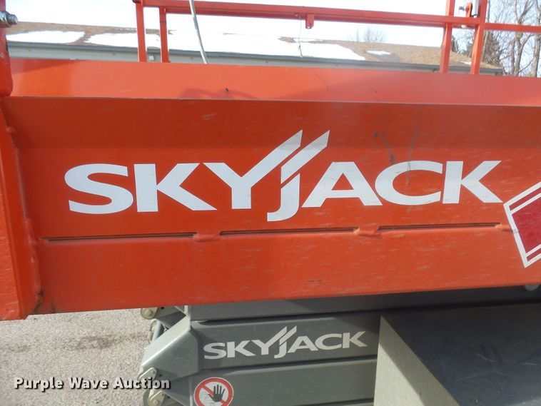 image for item EF9611 2018 Skyjack SJ6832RT scissor lift