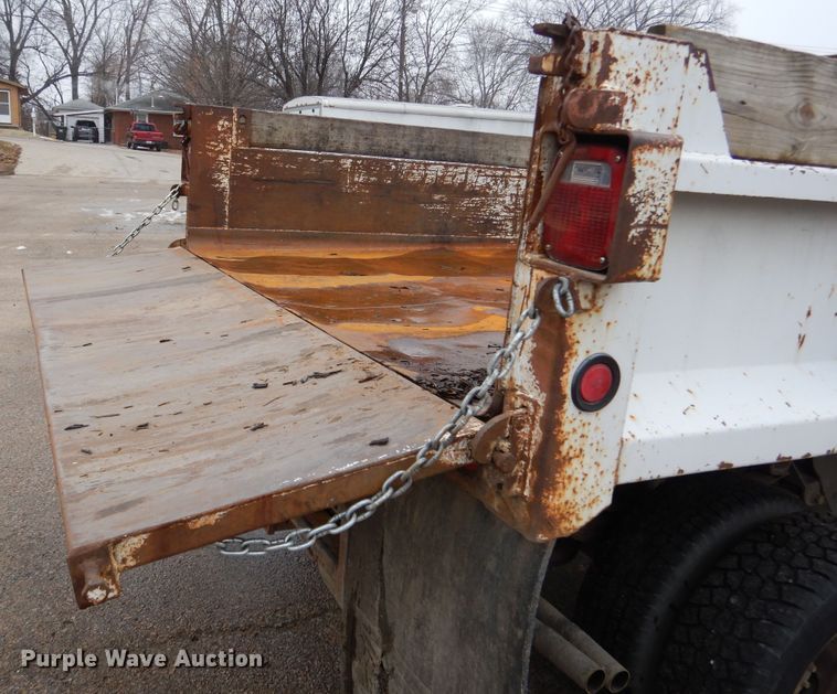 image for item EK9139 1995 Ford F450 Super Duty dump truck