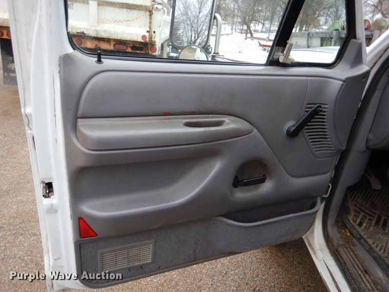 image for item EK9139 1995 Ford F450 Super Duty dump truck