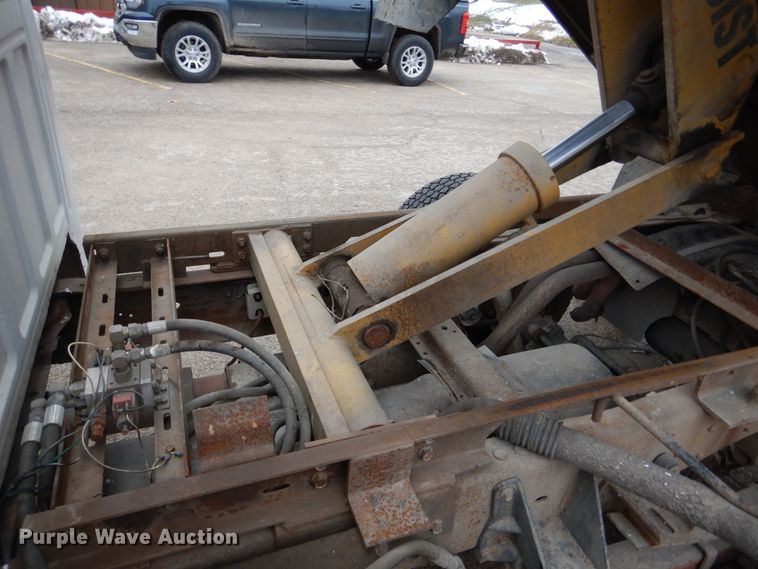 image for item EK9139 1995 Ford F450 Super Duty dump truck