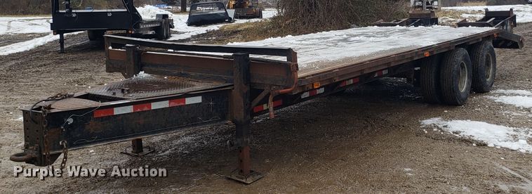 image for item EL9765 2002 Starlite equipment trailer