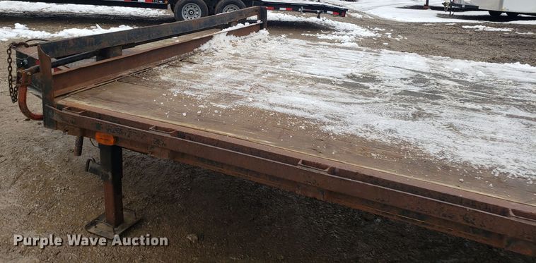 image for item EL9765 2002 Starlite equipment trailer