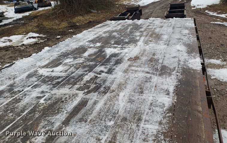 image for item EL9765 2002 Starlite equipment trailer