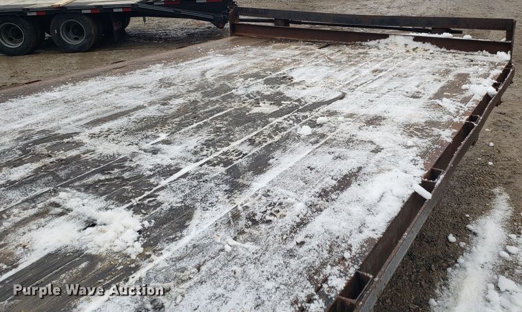 image for item EL9765 2002 Starlite equipment trailer