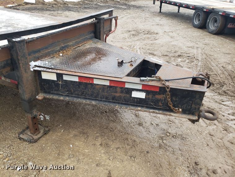 image for item EL9765 2002 Starlite equipment trailer