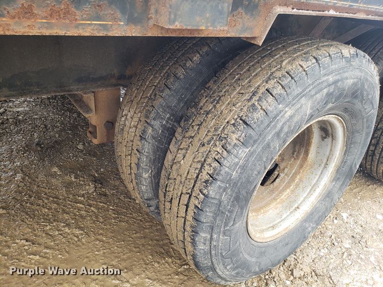 image for item EL9765 2002 Starlite equipment trailer