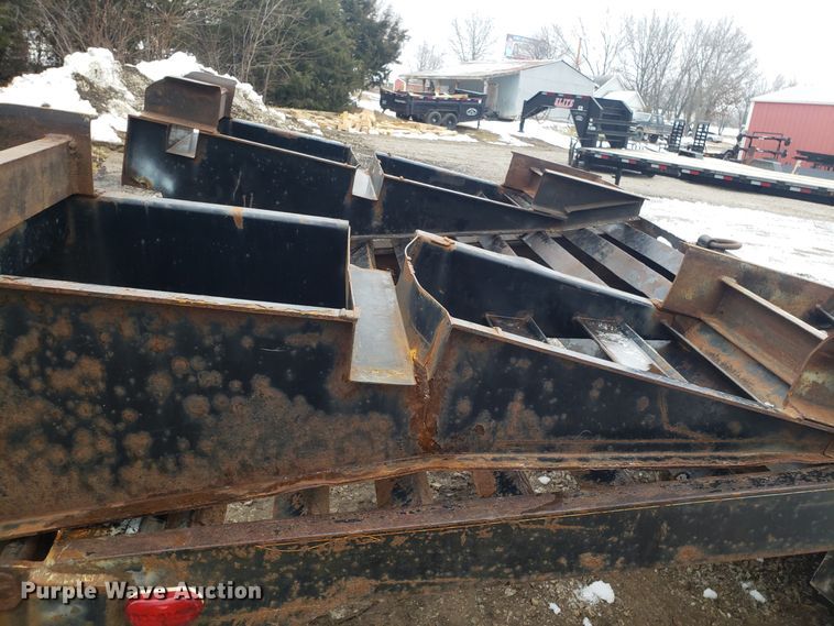 image for item EL9765 2002 Starlite equipment trailer