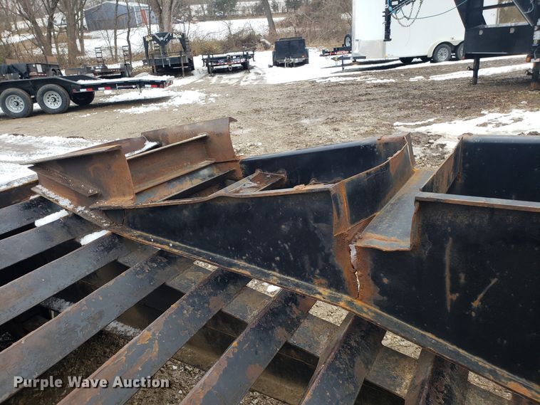 image for item EL9765 2002 Starlite equipment trailer