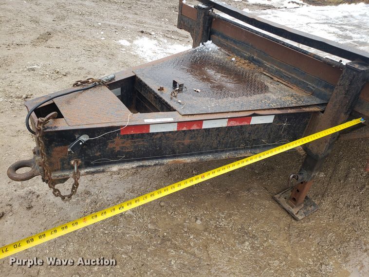 image for item EL9765 2002 Starlite equipment trailer