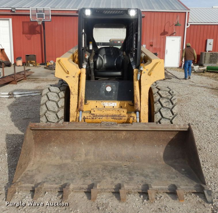 image for item ER9837 2000 John Deere 270 skid steer